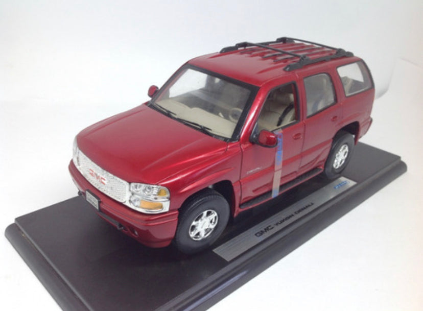 Welly '01 Yukon Denali 1:18. – diecastcars1