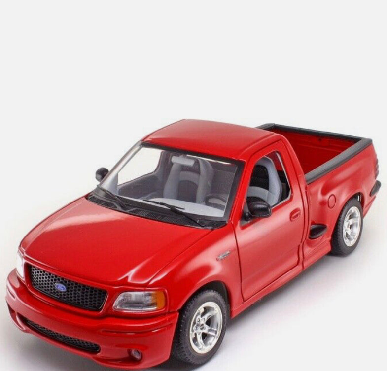 Maisto '02 Ford SVT F-150 Lightning 1:21 - 1:18. – diecastcars1