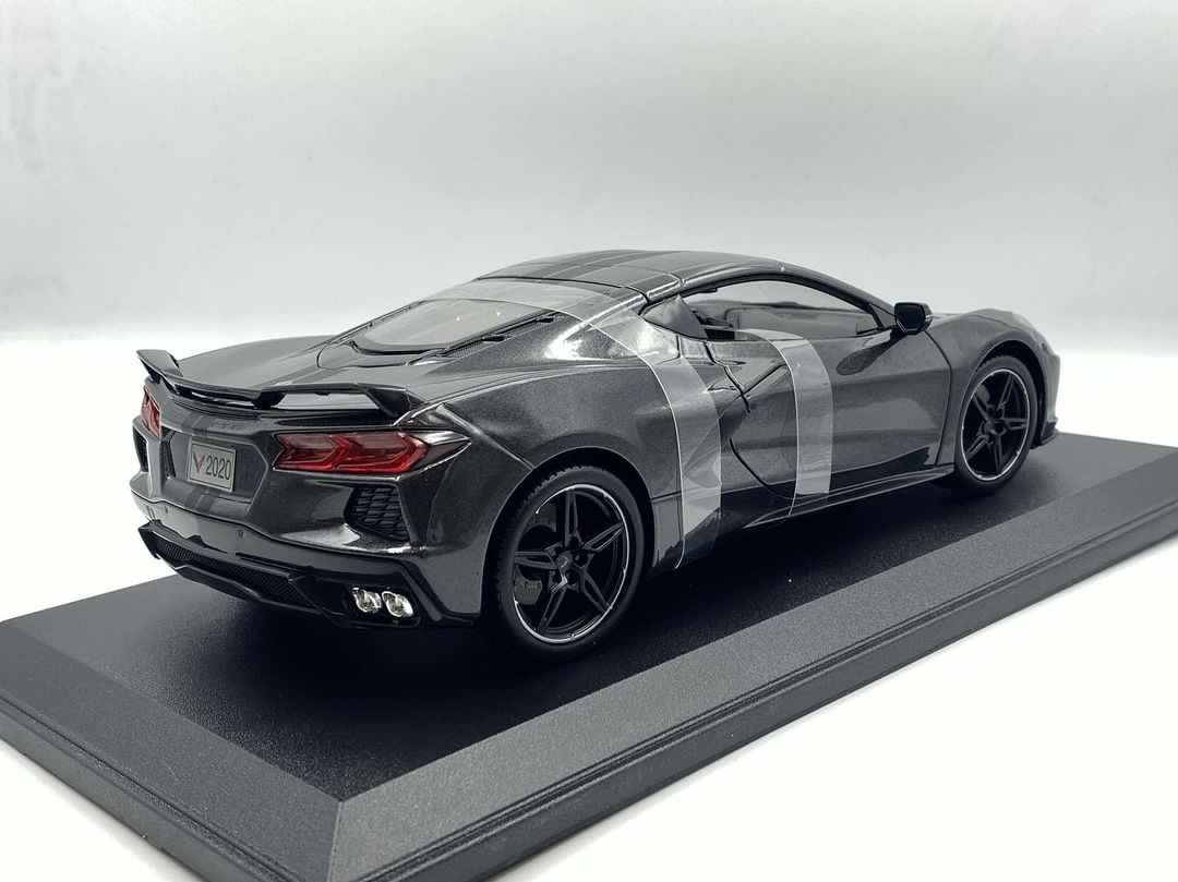 Maisto 1/18 2020 Chevrolet Corvette Stingray Coupé High Wing White