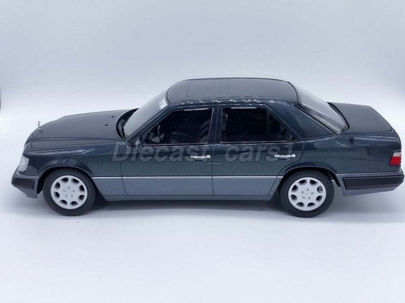 iScale '89 Mercedes-Benz E320 1:18. – diecastcars1