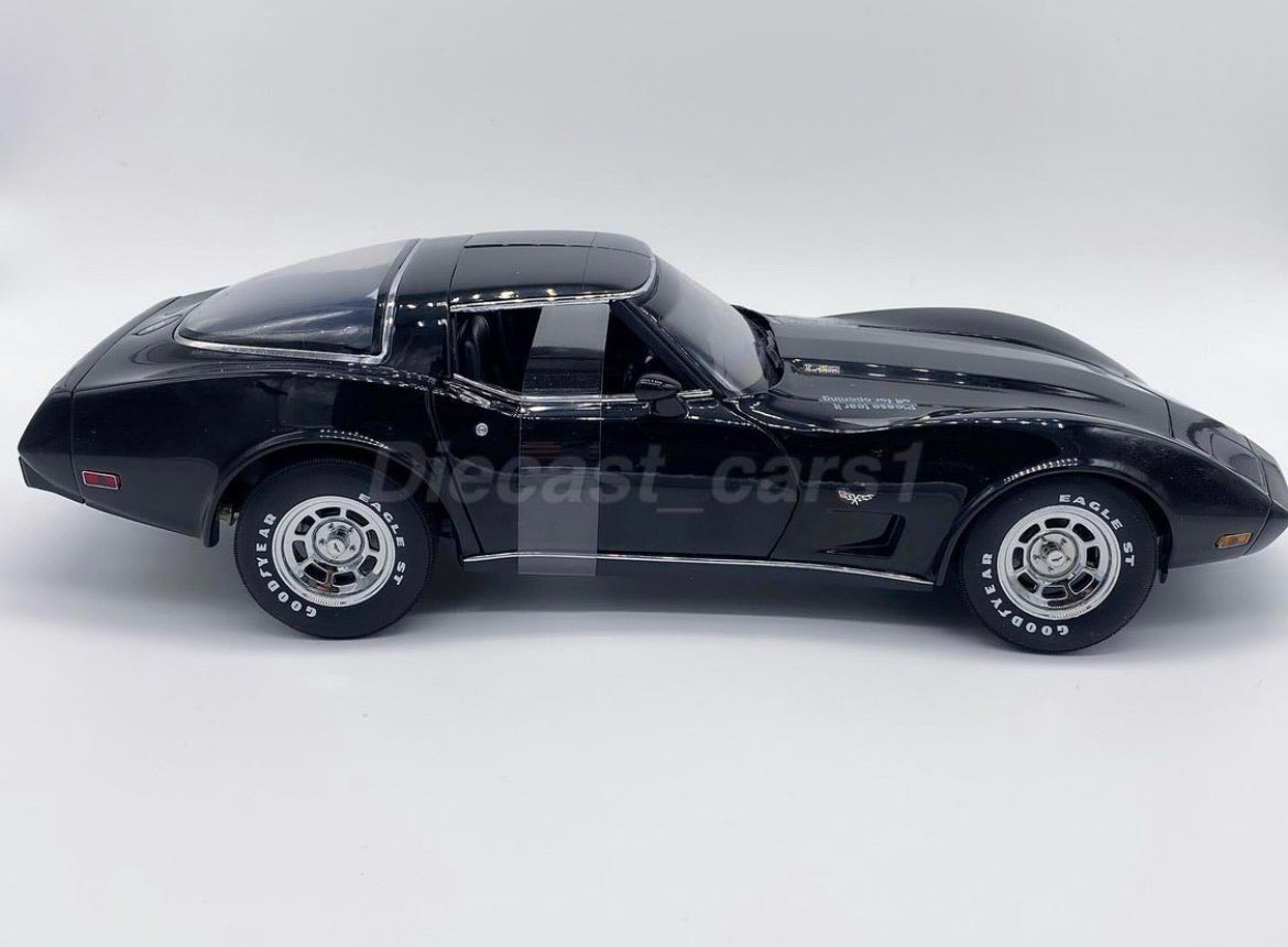 UT Models '78 Corvette L-82 1:18. – diecastcars1