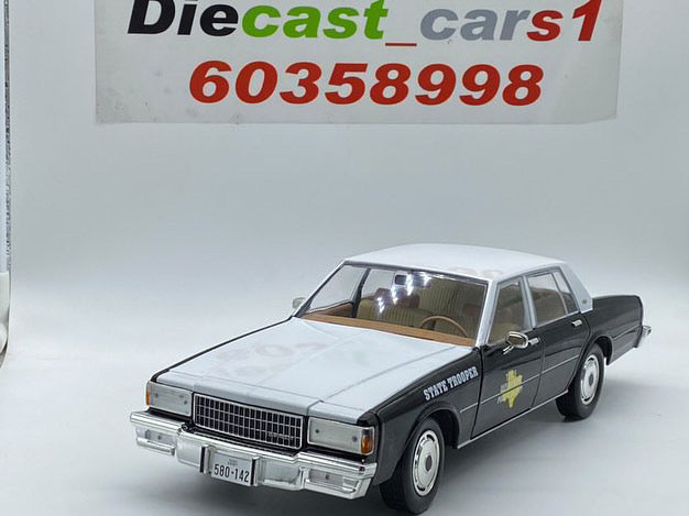 Greenlight '87 Chevrolet Caprice 1:18. – diecastcars1