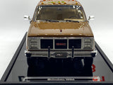 Old School ‘86 GMC Suburban 2500 Sierra Classic 1:18.