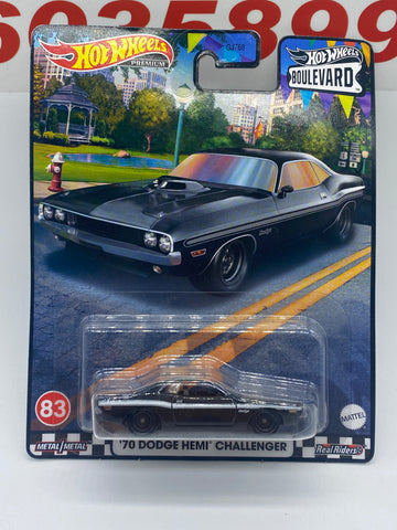 Hot wheels '70 Challenger 1:64.