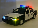Motormax ‘01 Crown Victoria “Old Kuwait Police 2000’s” 1:18.