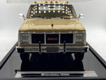 Old School ‘86 GMC Suburban 2500 Sierra Classic 1:18.