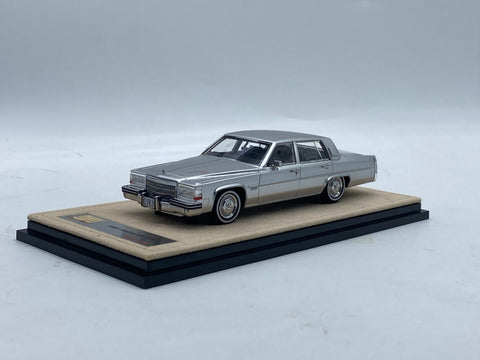 Stamp Models ‘83 Cadillac Sedan De ville 1:43.