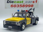 Acme ‘69 Chevrolet C-30 Wrecker “Old Kuwait Police 70’s” 1:18.