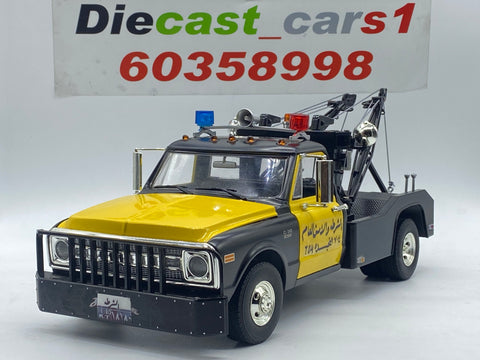 Acme ‘69 Chevrolet C-30 Wrecker “Old Kuwait Police 70’s” 1:18.