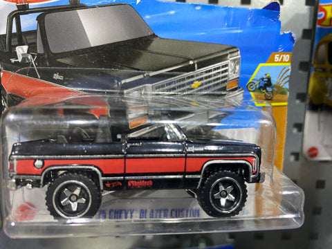 Hotwheels '75 Blazer Custom 1:64.