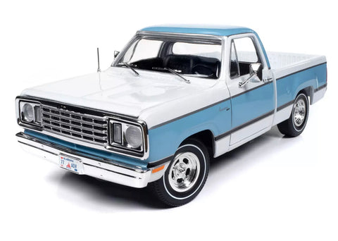 Auto World ‘77 Dodge D100 Adventure 1:18.