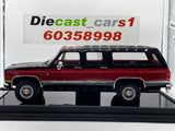 Old School ‘86 GMC Suburban 2500 Sierra Classic 1:18.