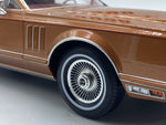 MCG ‘78 Lincoln Continental Mark V 1:18.