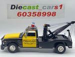 Acme ‘69 Chevrolet C-30 Wrecker “Old Kuwait Police 70’s” 1:18.
