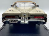 Road Signature ‘71 Buick Riviera 1:18.
