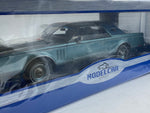 MCG ‘78 Lincoln Continental Mark V 1:18.
