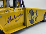 ACME ‘70 Dodge D-300 Ramp Truck 1:18.