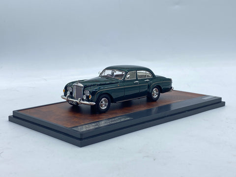 Matrix ‘65 Bentley SIII Continental Flying Spur 1:43.