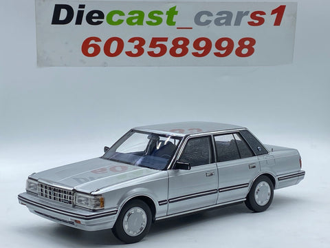 Xiaoguang Model '84 Toyota Crown 1:18.