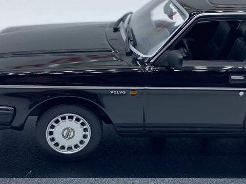 Volvo 240 GL Break, vert foncé, 1986 - Minichamps 870171414 - 1/87 Volvo 240 GL Break, vert foncé, 1986 - Minichamps 870171414 - 1/87