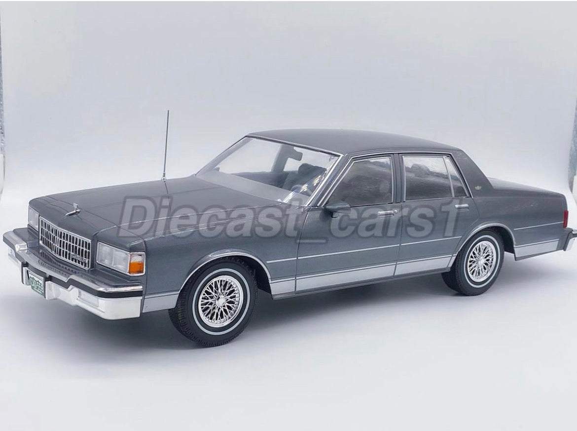MCG/'87 Chevyシボレー Capriceカプリス 1/18