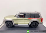 Ivy Nissan Patrol Super Safari 1:18.